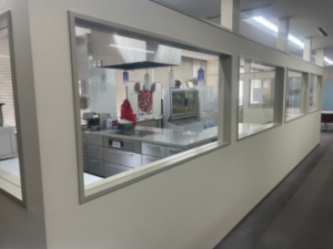 本社ビルにキッチンスタジオを作りました