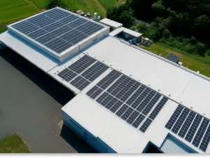 CO2削減の取り組みの一環として、太陽光パネルを設置しました