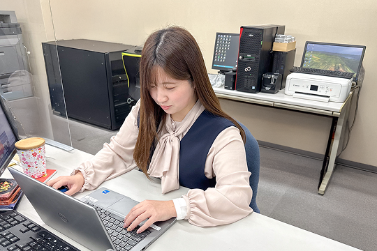 営業部　商品開発室　他